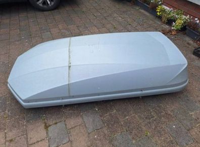 Roof box