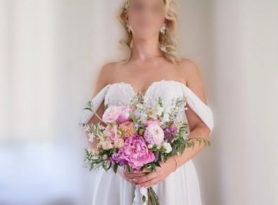 Romantic wedding dress