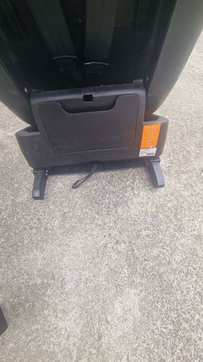 Infant car seat with ISO-fix base