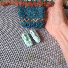 Barbie hand knit clothes