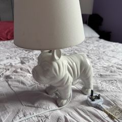 Bulldog lamp