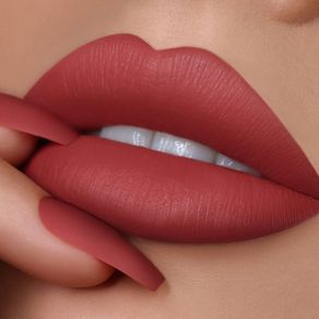 Sigma beauty matte liquid lipstick in FABLE BNIB