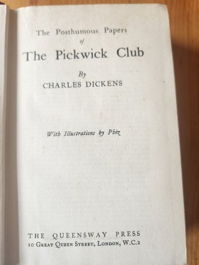 Charles Dickens Set Of 16 Hardback With Many Different Illustrators. See Photos For Same.this Is An Nice Set In Good Condition Featuring Over 20 Of His Famous Novels. See Photos For Same.