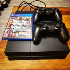 PS4 + 2 controllers + 1 game