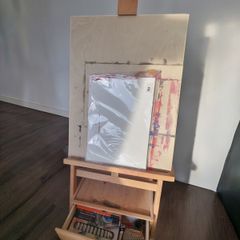 Easel with accessories