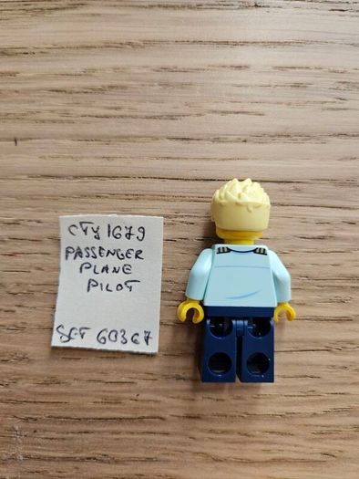 lego cty1679 passenger plane pilot, set 60367