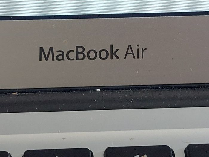 Apple MacBook Air, Intel Core i5, 1.4GHz, 4GB Ram DDR3, 121GB SSD, 13.3 inch screen, in excellent condition