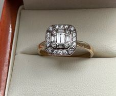 18k yellow gold and Diamonds Engagement Ring