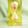 Vintage 1970s small hourglass sand timer, amber-colour Image 5