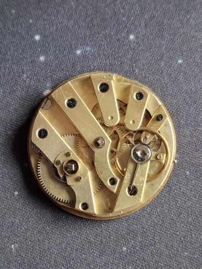 Swiss-made pocket watch movement from the late Victorian era