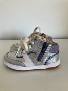 Clarks  high top shoes jnr 8F