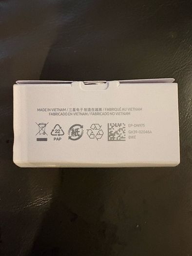 Brand new Samsung fast charger 45W plug and C type cable