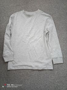 NEW.boys top.age 7/8