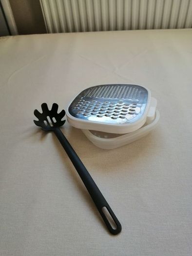 Grater &  spaghetti spoon
