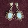 9ct Vintage Gold Opal Pendant Earrings. Image 2