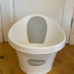 Shnuggle Baby Bath