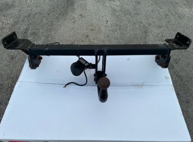 Hyundai Tucson Tow Hitch Bar & Light Plug