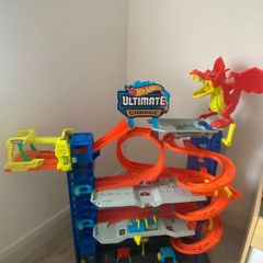 Hot wheels track