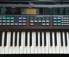 Yamaha DSR-2000 4 Operator FM Synth