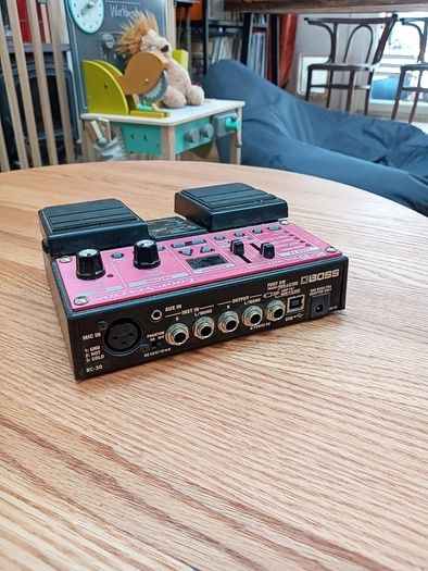 Boss guitar/mic  loop pedal