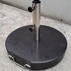 Brand new parasol base from Jysk