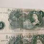One Pound Banknote x 2 England Image 4