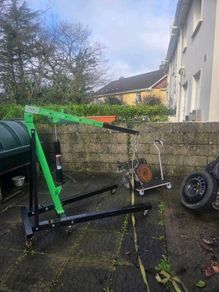 Engine crane