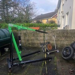 Engine crane