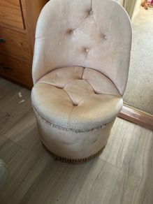 bedroom vintage chair