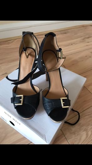 Nine West black strappy platform sandals