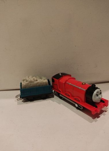 Trackmaster Thomas and Friends Motorised James Train with Cargo Truck 2013