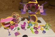 2 sets of Rapunzels mini toys.