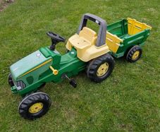 Kids John Deere tractor