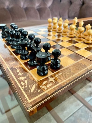 Vintage Decorative Foldable Chessboard with Hand Carved Detail and Chess Pieces 26 cm Square