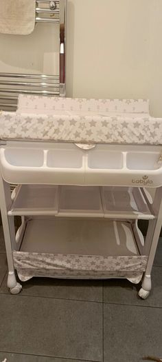 Baby bath tub
