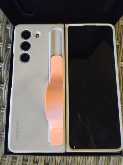 Samsung Z Fold 5