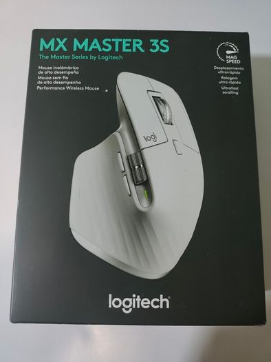 Apple MacBook Pro 14" M1 Pro 32GB + 2x 4k Monitors + 2x Logitech MX Keys and MX Master mouse.