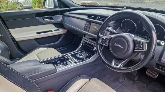 2016 Jaguar Xf | New Timing Chains & Service! | Excellent Condition | Full Leather | R-sport Prestige Luxury Trim