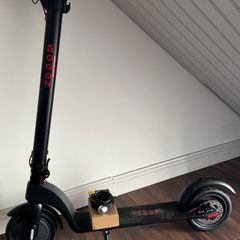 Brand New Z200M Electric Scooter Never Used Includes Charger & Lock