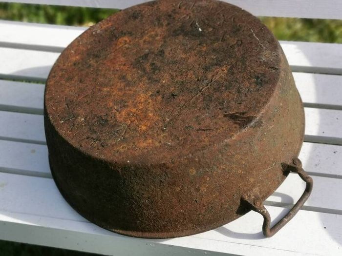 Old Antique cast iron pot