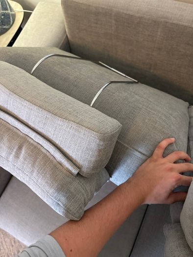 2 seater couch like new condition.