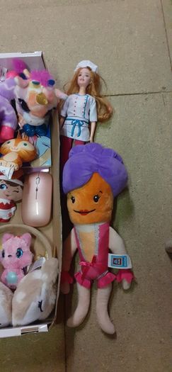 Girls toy mix