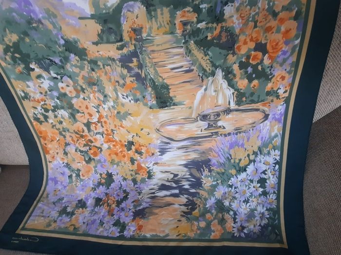 Constantina Roma scarf garden landscape design 33 inches x 33 inches in excellent condition with no issues FREE STANDARD POSTAGE INCLUDED