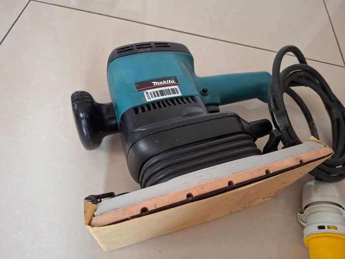 Makita 9046  Orbital Sander 110v