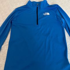2 North face zip ups