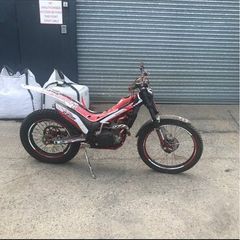 Honda trials bike 250 cc