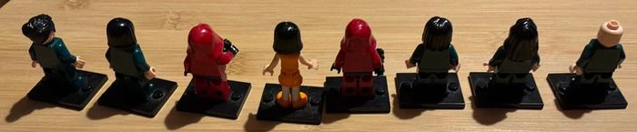 8 x Squid Game mini figures