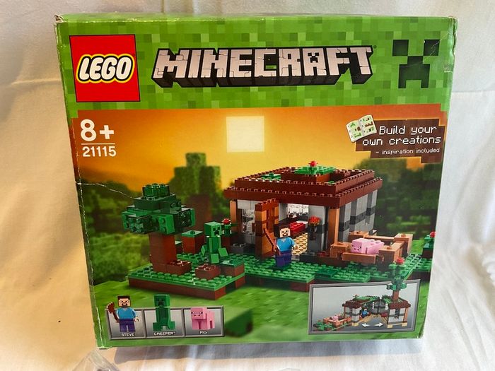 Lego Minecraft 21115