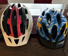 2 Helmets