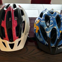 2 Helmets
